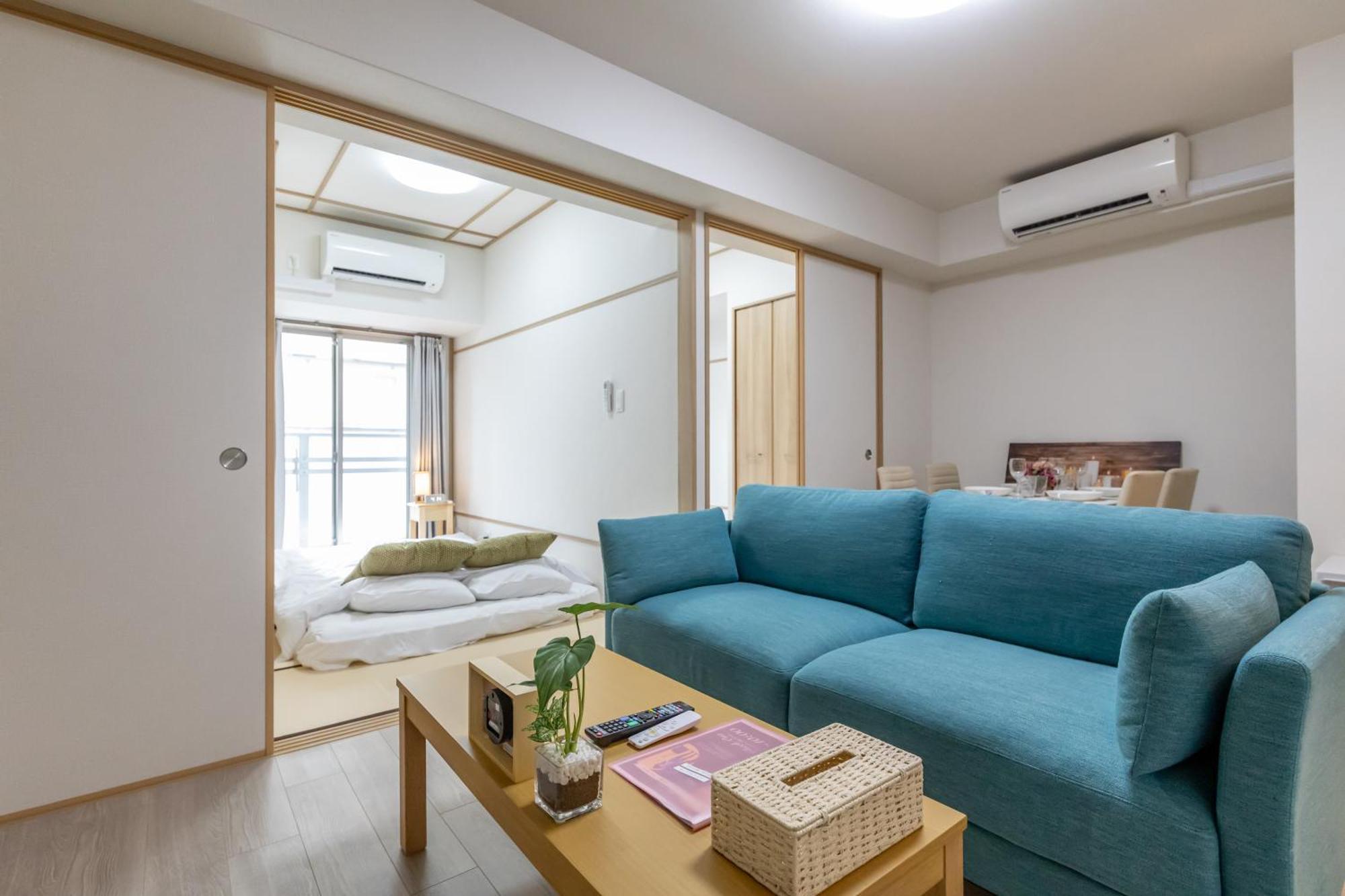 H2H Shinsaibashi Appartement Osaka Buitenkant foto